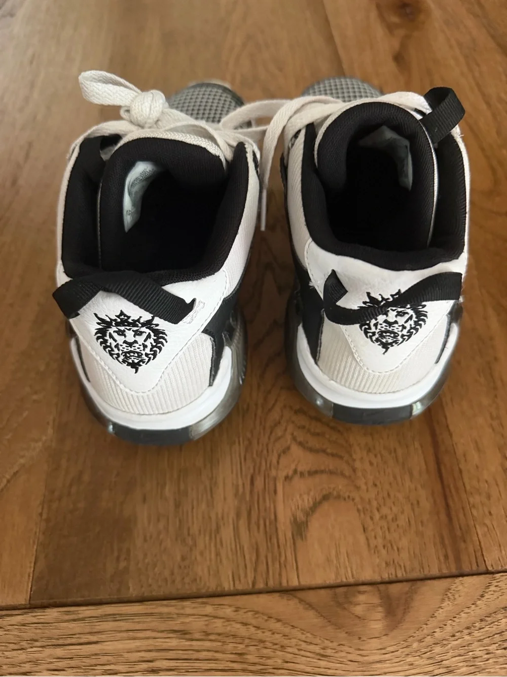 Nike Kids LeBron Witness 7GS White Black Basketball Shoes Size 6Y